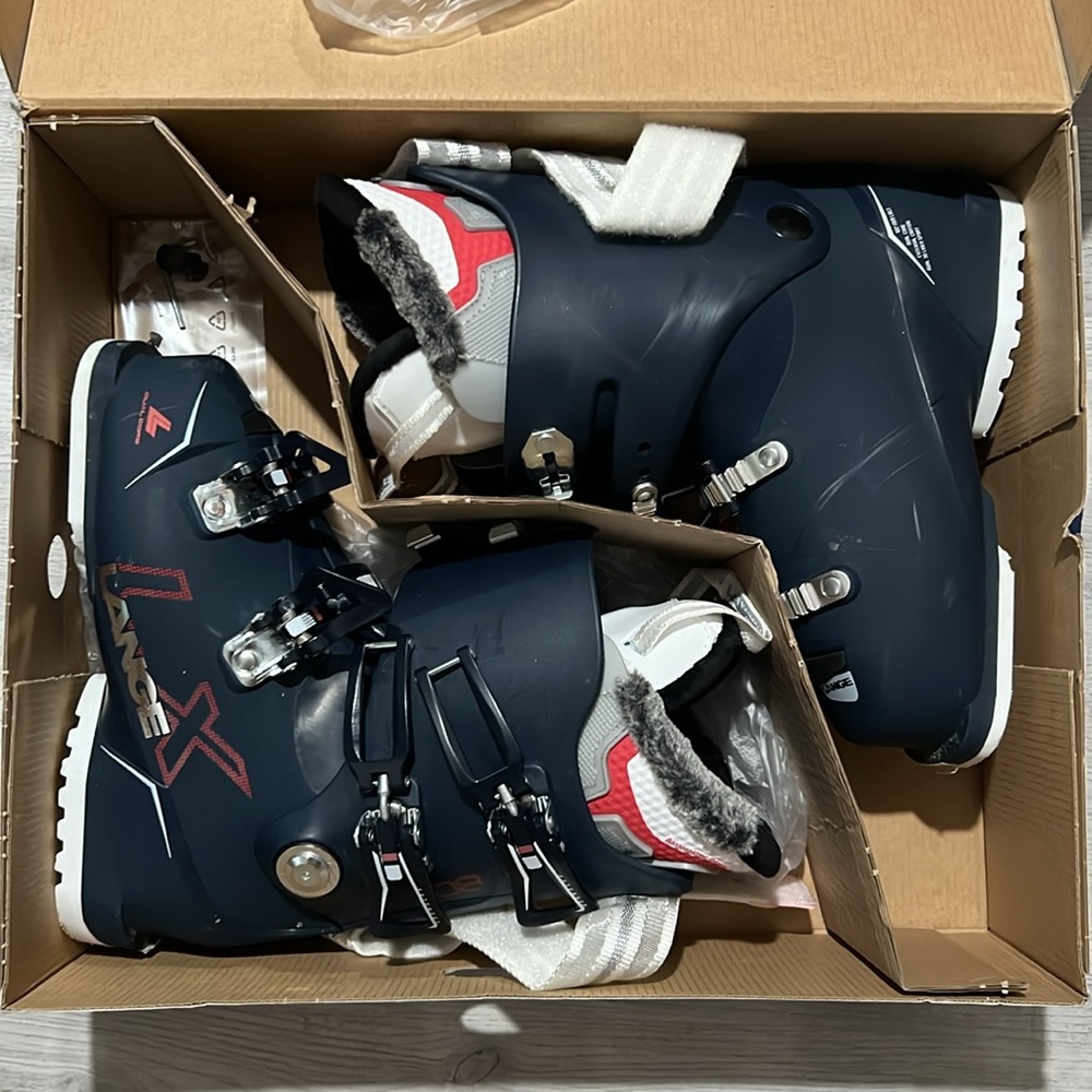 Lange Ski Boots - U.S Woman’s 6.5